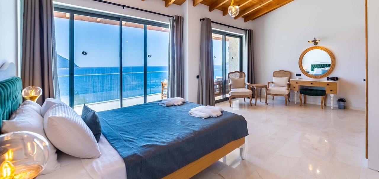 The Waters Edge Kalamar Kalkan 12