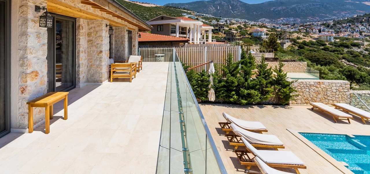 The Waters Edge Kalamar Kalkan 23