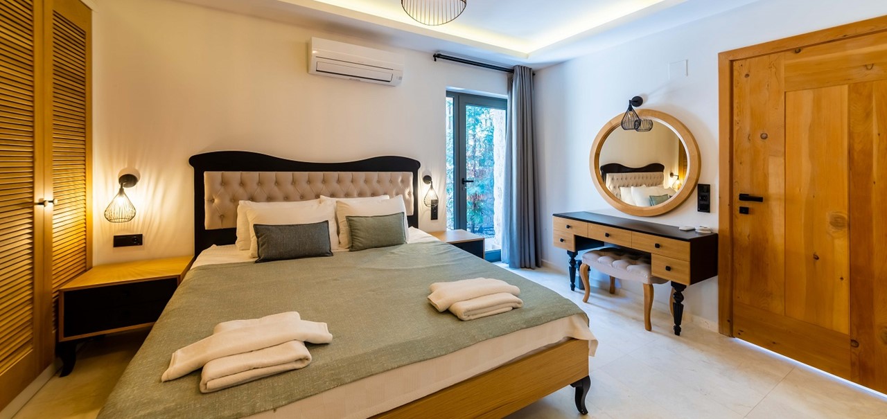 The Waters Edge Kalamar Kalkan 72