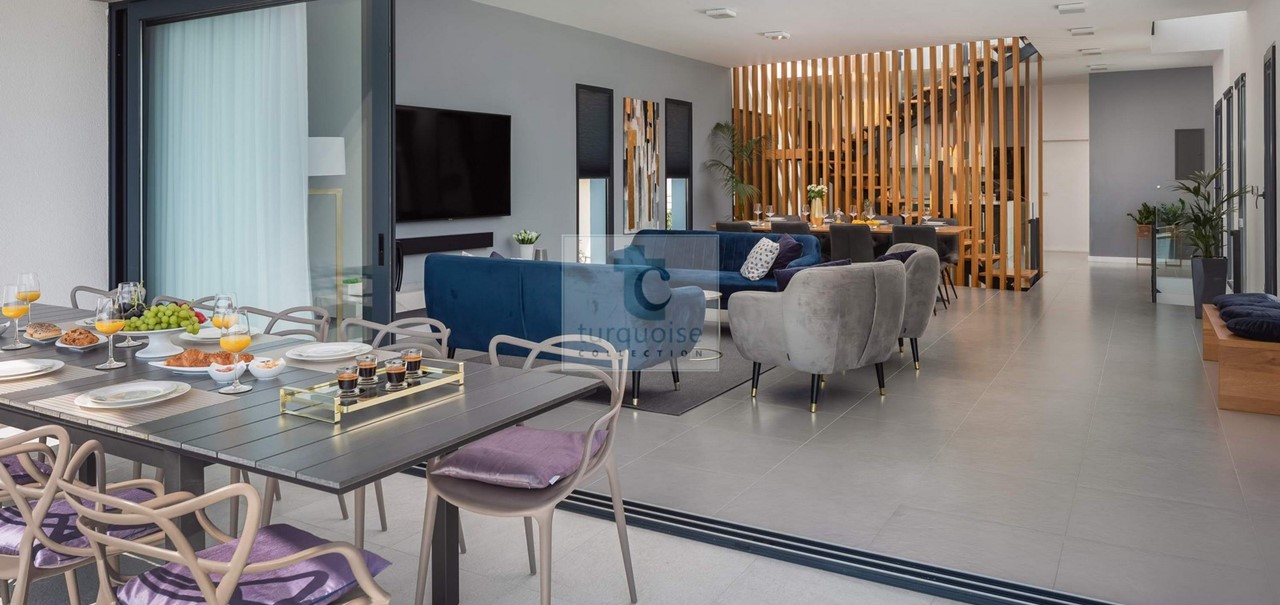 Villa Extravaganza 3