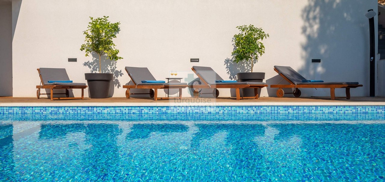 Villa Extravaganza 47